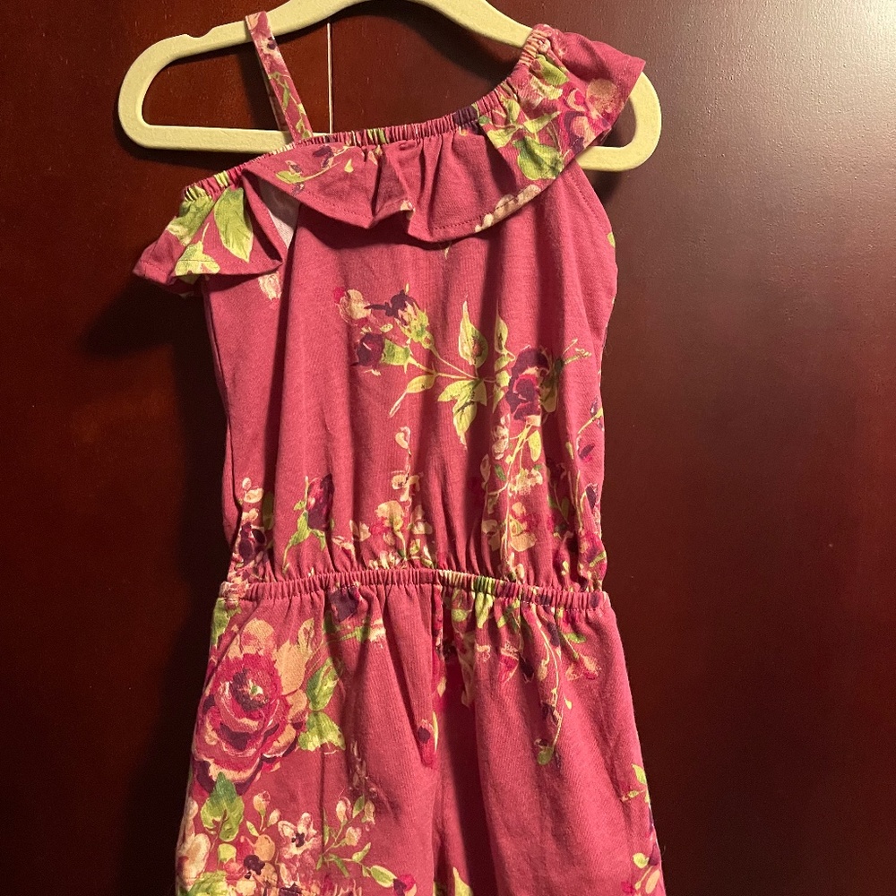 NWOT Baby Girl Childrens Place Romper, 12-18 months